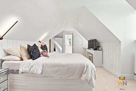 5 bedroom Detached house for sale in Magnolia Crescent, Great Warley, Brentwood, CM13