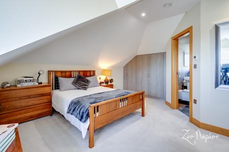 6 bedroom Detached house for sale in Romford