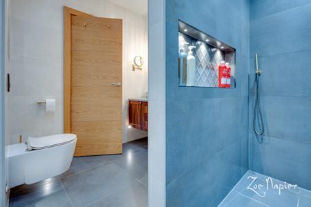 6 bedroom Detached house for sale in Romford