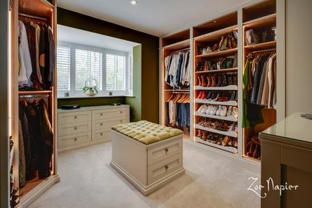 6 bedroom Detached house for sale in Romford