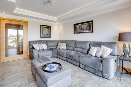 6 bedroom Detached house for sale in Romford
