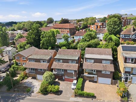4 bedroom Detached house for sale in Queens Road, Brentwood, CM14