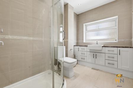 4 bedroom Detached house for sale in Queens Road, Brentwood, CM14