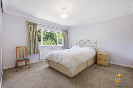 4 bedroom Detached house for sale in Queens Road, Brentwood, CM14