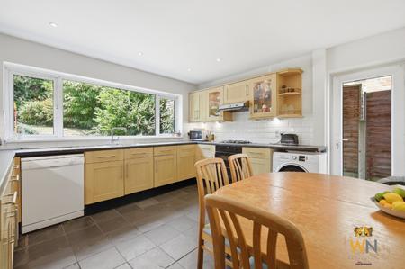 4 bedroom Detached house for sale in Queens Road, Brentwood, CM14