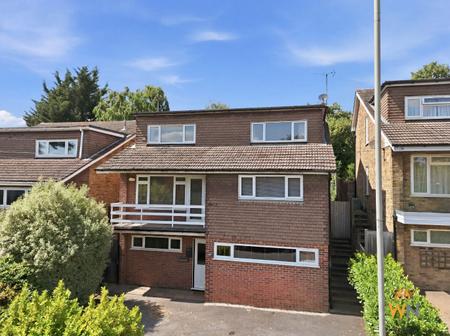 4 bedroom Detached house for sale in Queens Road, Brentwood, CM14