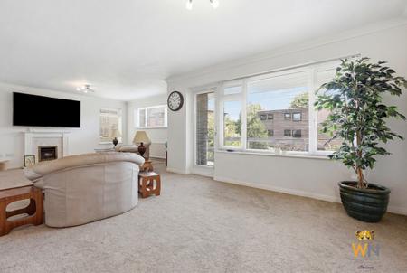 4 bedroom Detached house for sale in Queens Road, Brentwood, CM14