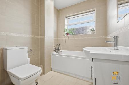 4 bedroom Detached house for sale in Queens Road, Brentwood, CM14