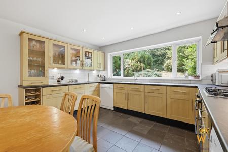 4 bedroom Detached house for sale in Queens Road, Brentwood, CM14