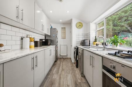 3 bedroom Terraced House for sale in Rayleigh Road, Hutton, Brentwood, CM13