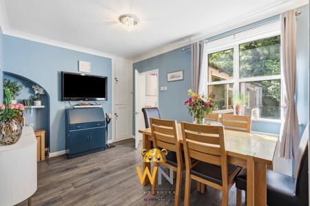 5 bedroom Terraced House for sale in Rayleigh Road, Hutton, Brentwood, CM13
