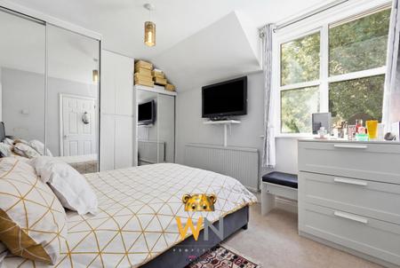 5 bedroom Terraced House for sale in Rayleigh Road, Hutton, Brentwood, CM13