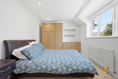 2 bedroom Terraced House for sale in Rayleigh Road, Hutton, Brentwood, CM13