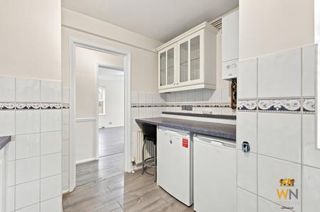 2 bedroom Flat for sale in Rayleigh Road, Hutton, Brentwood, CM13