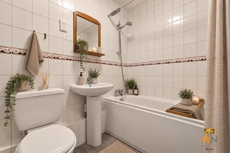 2 bedroom Flat for sale in Rayleigh Road, Hutton, Brentwood, CM13