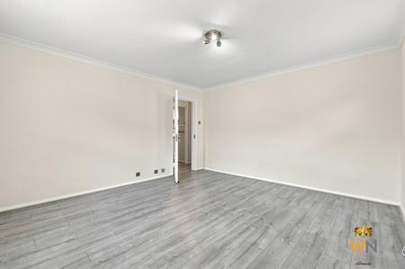 2 bedroom Flat for sale in Rayleigh Road, Hutton, Brentwood, CM13