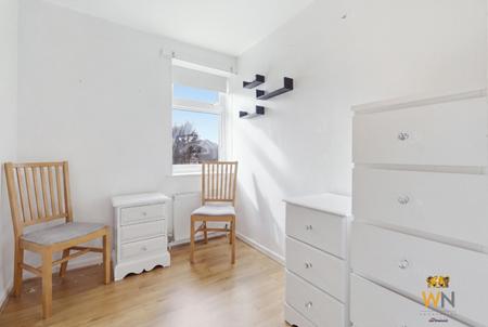 3 bedroom Terraced House for sale in Rutland Road, Springfield, Chelmsford, CM1