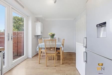 3 bedroom Terraced House for sale in Rutland Road, Springfield, Chelmsford, CM1