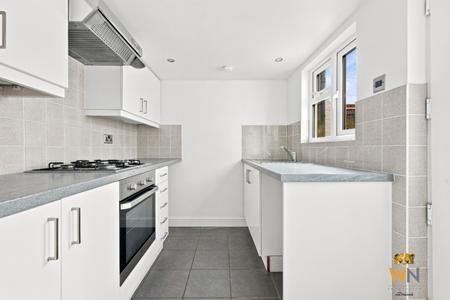 2 bedroom Terraced House for sale in Springfield Road, Chelmsford, CM2
