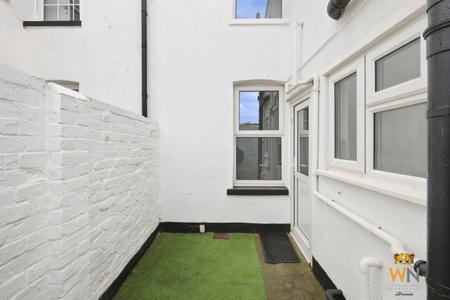 2 bedroom Terraced House for sale in Springfield Road, Chelmsford, CM2