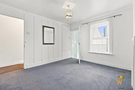 2 bedroom Terraced House for sale in Springfield Road, Chelmsford, CM2