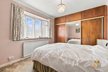 2 bedroom Bungalow for sale in St Mary's Avenue, Shenfield, CM15