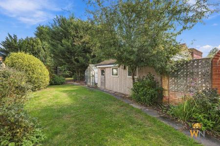 2 bedroom Bungalow for sale in St Mary's Avenue, Shenfield, CM15