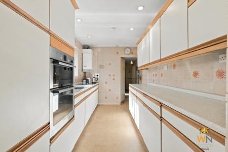 2 bedroom Bungalow for sale in St Mary's Avenue, Shenfield, CM15