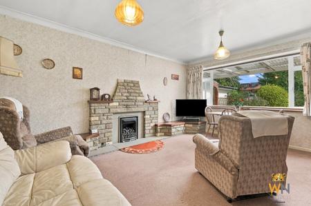 2 bedroom Bungalow for sale in St Mary's Avenue, Shenfield, CM15