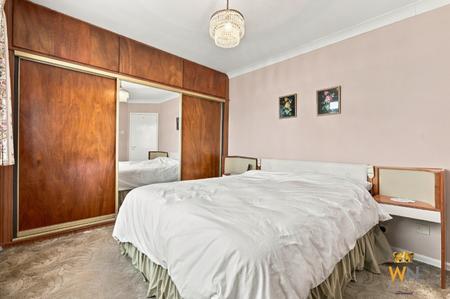 2 bedroom Bungalow for sale in St Mary's Avenue, Shenfield, CM15