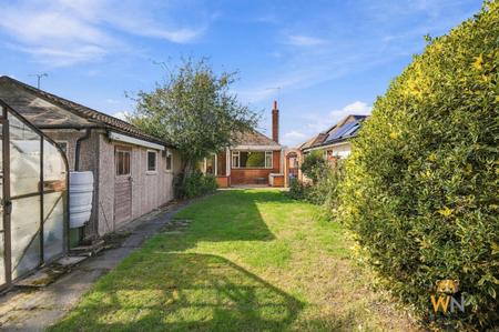 2 bedroom Bungalow for sale in St Mary's Avenue, Shenfield, CM15