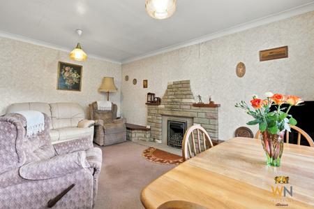2 bedroom Bungalow for sale in St Mary's Avenue, Shenfield, CM15