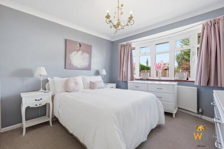 3 bedroom Semi-detached bungalow for sale in St. Marys Avenue, Shenfield, Brentwood, CM15