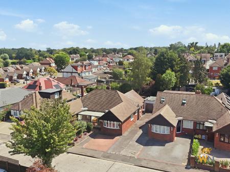 3 bedroom Semi-detached bungalow for sale in St. Marys Avenue, Shenfield, Brentwood, CM15
