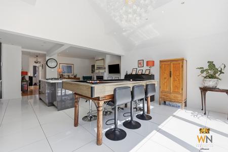 3 bedroom Semi-detached bungalow for sale in St. Marys Avenue, Shenfield, Brentwood, CM15