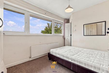 5 bedroom Terraced House for sale in Sunrise Avenue, Chelmsford, CM1