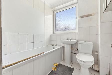 5 bedroom Terraced House for sale in Sunrise Avenue, Chelmsford, CM1