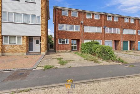 5 bedroom Terraced House for sale in Sunrise Avenue, Chelmsford, CM1