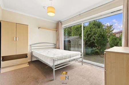 5 bedroom Terraced House for sale in Sunrise Avenue, Chelmsford, CM1