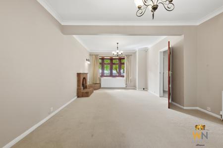 4 bedroom Detached house for sale in Surman Crescent, Hutton, Brentwood, CM13