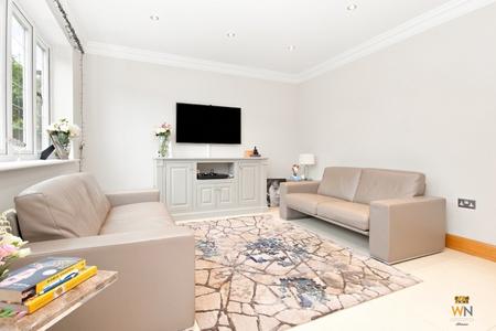 4 bedroom Detached house for sale in Surman Crescent, Hutton, CM13