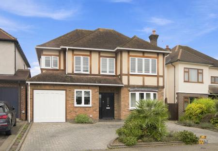 4 bedroom Detached house for sale in Surman Crescent, Hutton, CM13