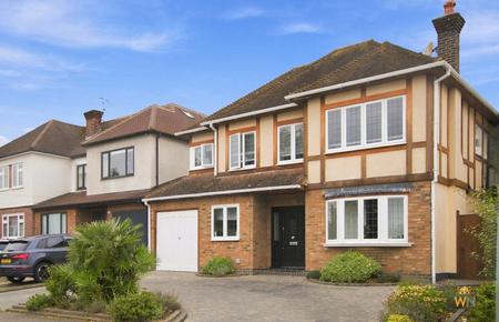 4 bedroom Detached house for sale in Surman Crescent, Hutton, CM13