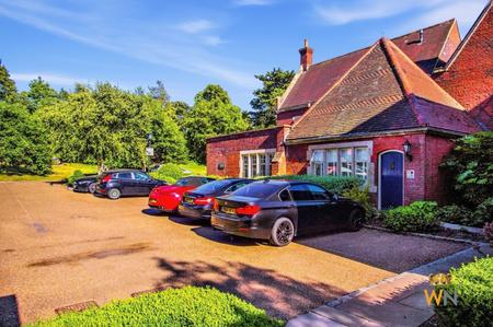 3 bedroom Flat for sale in The Galleries, Warley, Brentwood, CM14