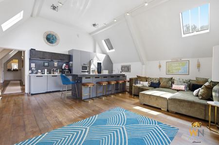 3 bedroom Flat for sale in The Galleries, Warley, Brentwood, CM14