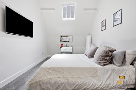 3 bedroom Flat for sale in The Galleries, Warley, Brentwood, CM14