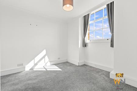 2 bedroom Apartment for sale in Thorndon Park, Ingrave, Brentwood, CM13