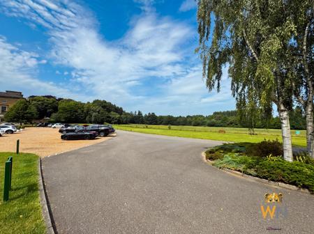 2 bedroom Apartment for sale in Thorndon Park, Ingrave, Brentwood, CM13