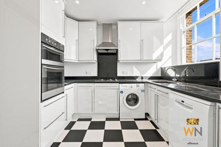 2 bedroom Apartment for sale in Thorndon Park, Ingrave, Brentwood, CM13
