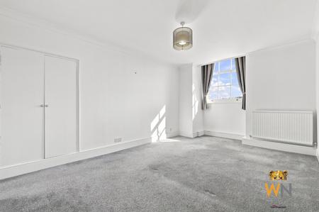 2 bedroom Apartment for sale in Thorndon Park, Ingrave, Brentwood, CM13